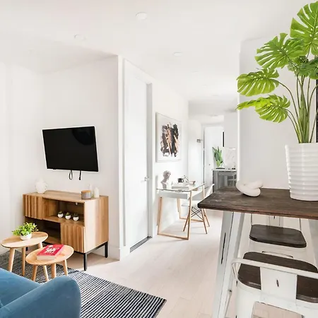 48-4Fe 2Br Prime Midtown West Apartment